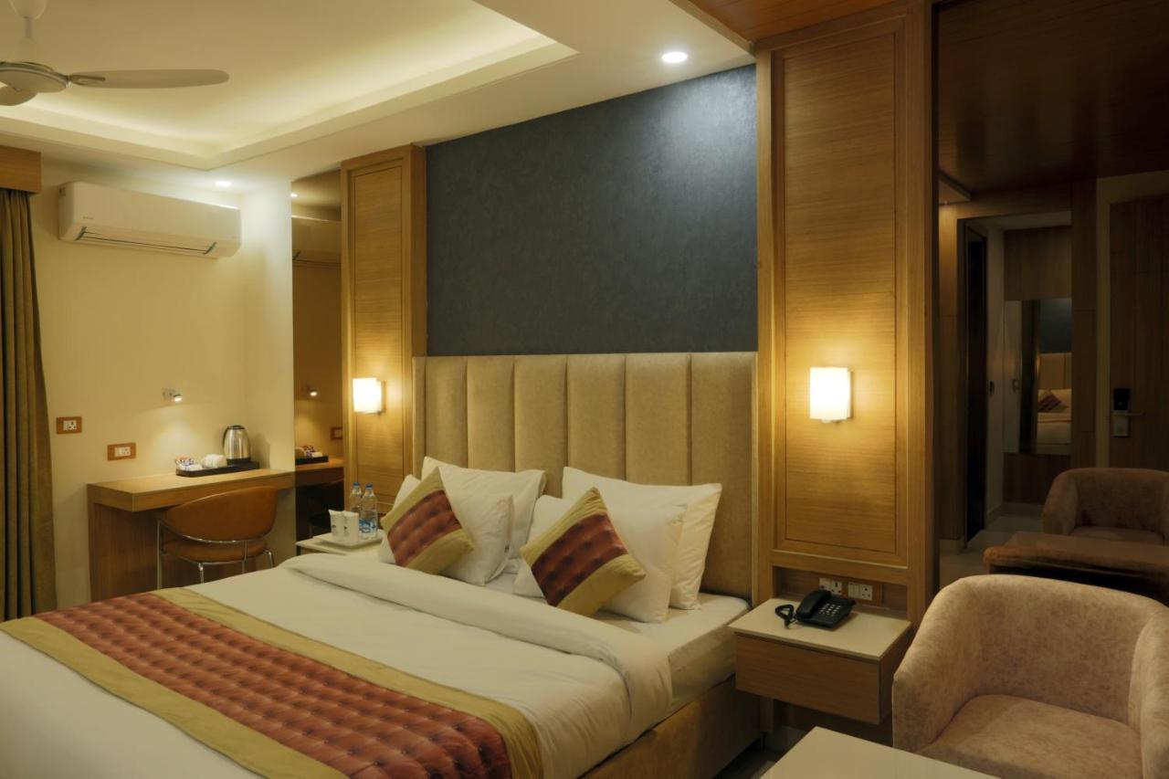 Hotel Sakura By Maps Gurgaon Luaran gambar